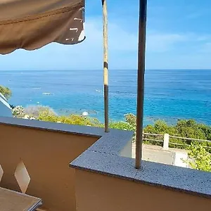 https://indipendent-apartment-with-a-spectacular-view.in-sardinia.net